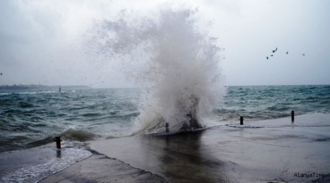 Antalya'da şiddetli fırtına uyarısı