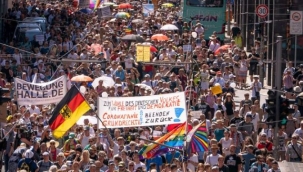 Avrupa kentlerinde Kovid-19 protestoları: Binlerce kişi kısıtlamalara karşı sokağa çıktı