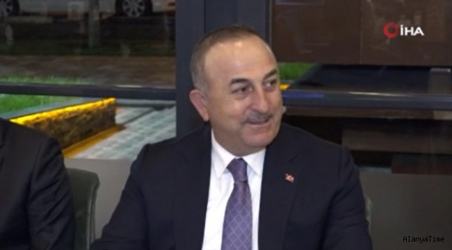Bakan Çavuşoğlu, Tacikistan'daki Türk vatandaşları ile bir araya geldi