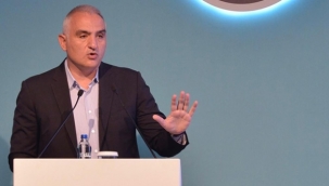 Bakan Ersoy'dan Dünya Tiyatro Günü mesajı