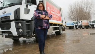 Bu kadınlar yıllardır çöp kamyonunda direksiyon sallıyor