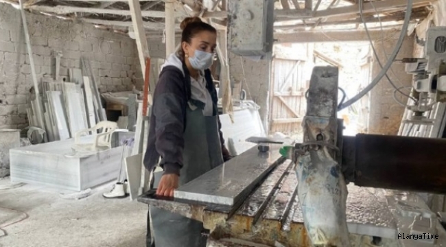 Bursa'da ekmeğini 'Mermer'den çıkartan kadın, Hazel Kara