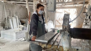 Bursa'da ekmeğini 'Mermer'den çıkartan kadın, Hazel Kara