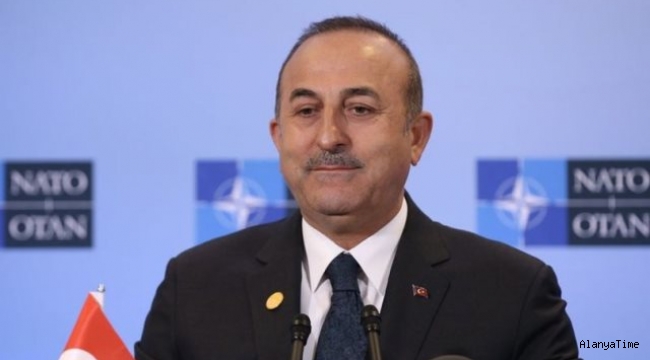 Dışişleri Bakanı Mevlüt Çavuşoğlu, Müslüm Gürses'i vefatının 8'inci yıl dönümünde andı: Mekanın cennet olsun Müslüm Baba