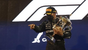 Formula 1 sezonun ilk yarışı Lewis Hamilton'ın