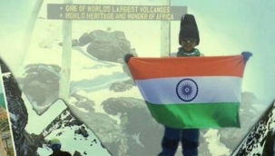 Hintli 7 yaşındaki çocuk Afrika'nın en yüksek dağı Kilimanjaro'ya tırmandı