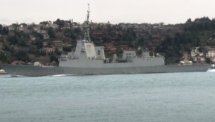 İspanya savaş gemisi İstanbul Boğazı'ndan geçti