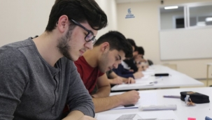 Lise öğrencilerine derslerin kapılarını açtılar