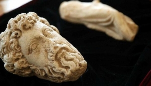 Macaristan'da ele geçirilen 412 tarihi eser Anadolu Medeniyetleri Müzesi'ne teslim edildi