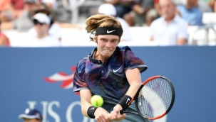 Rus tenisçi Andrey Rublev tarihe geçti