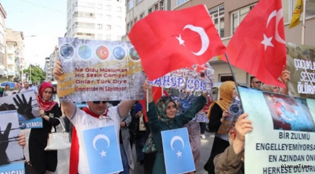 Türkiye'deki Uygurlar: Cumhurbaşkanı Erdoğan Çin'e 'One minute' demeli