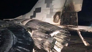 Ukrayna'da alkollü subay, aracıyla savaş uçağına çarptı