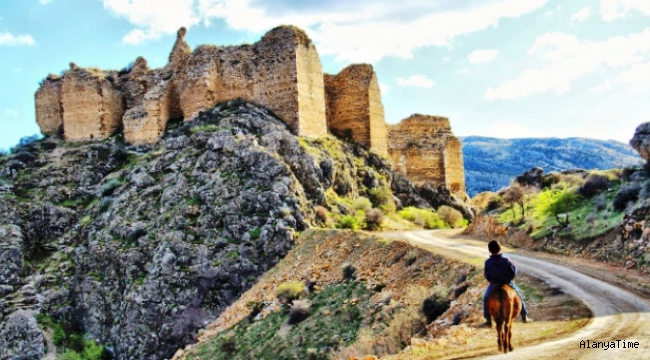 Yıllara meydan okuyan Hurman Kalesi