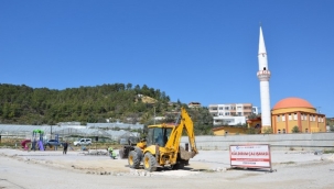 Alanya'nın Akdam Meydanı parke taş ile kaplandı