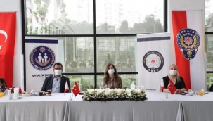 Antalya'da Engelli çocukların ailelerine "En İyi Narkotik Polisi Anne" projesi tanıtıldı