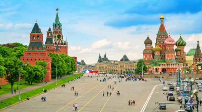 Aşı turları: Türk vatandaşları Sputnik V aşısı için Moskova'ya gidiyor