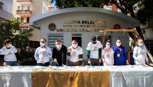 BAŞKAN YÜCEL OTİZMLİ BİREYLERLE BULUŞTU