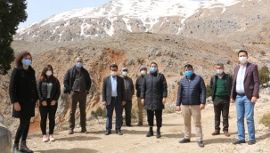 Büyükşehir Belediyesi Kaş'ın yaylalarında saha incelemesi yaptı. Kaş yaylalarındaki çiftçilerin talepleri alındı