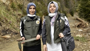 Ellerinin hamuruyla ormanları koruyorlar