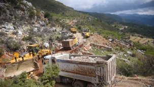 YENİCE MAHALLESİ'NDE 5 KİLOMETRE YOL ÇALIŞMASI