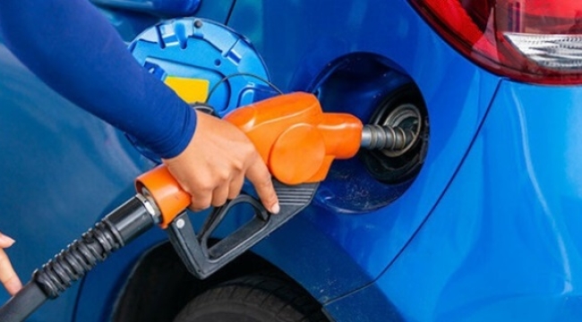 Benzine 1 lira 33 kuruş zam geldi