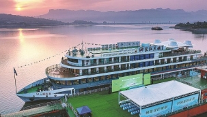 Çin'in Elektrikli Yolcu Gemisi İlk Yolculuğuna Çıktı