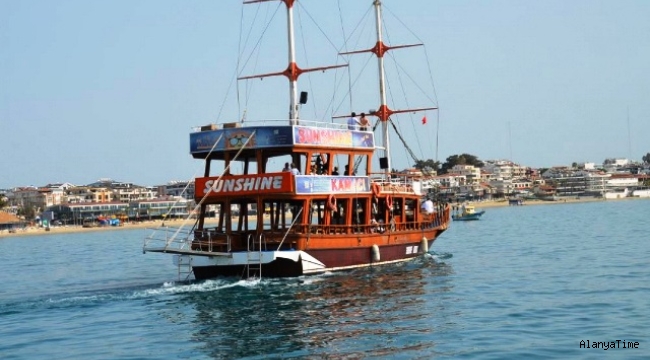 Didim'de tatilcilerin gözdesi tekne turları başladı