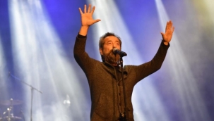 Hatay'da Feridun Düzağaç konser verdi