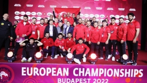 Milli güreşçiler 17 madalya ile Macaristan'da rekor kırdı