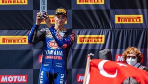 Toprak Razgatlıoğlu, İspanya'daki ilk yarışında 3. oldu