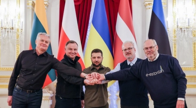 Ukrayna, Polonya, Estonya, Letonya ve Litvanya'dan Rusya'ya karşı 'birlik' mesajı