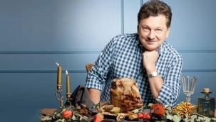 Vedat Milor'dan Ayasofya 'itirafı': Henüz tadına bakmadığım lezzetlerden biri de Ayasofya'nın kapısı