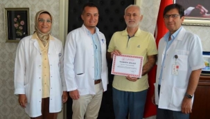 30 YIL HASTANEYE EMEK VEREN HEKİME TEŞEKKÜR PLAKETİ 