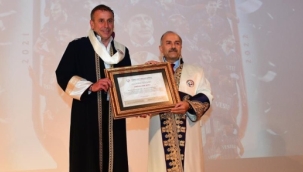 Abdullah Avcı'ya fahri doktora unvanı verildi