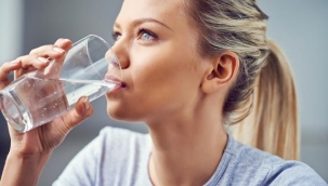 Aç karnına su içmenin 10 faydası