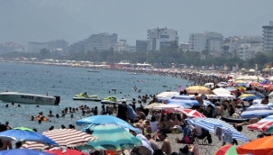 Antalya'da termometre 30 dereceyi gösterdi