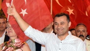 BAŞKAN YÜCEL'DEN FENER ALAYI VE ÖYKÜ GÜRMAN KONSERİNE DAVET