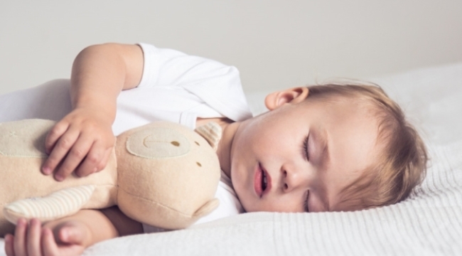 Bebeklerin uykuya dalmasını sağlayan yöntemler