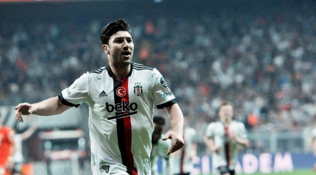 Güven Yalçın, Beşiktaş'la sözleşmesini uzatıyor
