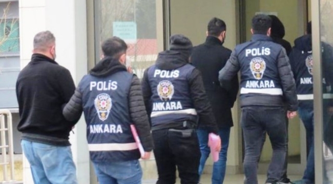 İzmir merkezli 26 ildeki FETÖ operasyonunda 1'i albay 3'ü binbaşı 51 şüpheli gözaltına alındı