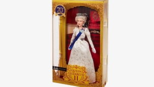 Kraliçe Elizabeth'in Barbie bebeği karaborsada yaklaşık 15 bine satılıyor