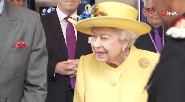 Kraliçe II. Elizabeth'ten 'Elizabeth Hattı'na sürpriz ziyaret