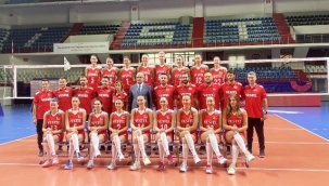 Mehmet Akif Üstündağ: 'FIVB Milletler Ligi'nin final etabı ilk defa Türkiye'de yapılacak'