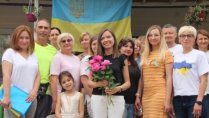 Savaştan kaçan Ukraynalılara Türkçe öğretiyor