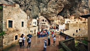 Sümela Manastırı turistlerin ziyaretine açıldı