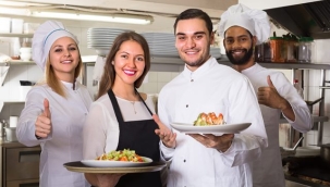 Turizm sezonu açıldı, işletmelerin eleman sıkıntıları başladı: 'Ustalarımızı turizme kaptırıyoruz'