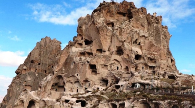 2 bin yıllık gökdelene ziyaretçi akını