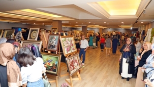 ALANYALI KADINLARIN EL EMEĞİ GÖZ NURU ESERLERİ YIL SONU SERGİSİNDE ZİYARETÇİLERİN BEĞENİSİNE SUNULDU