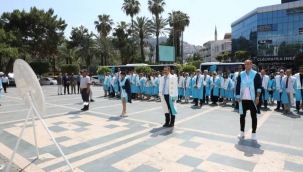 ALKÜ'DEN ATATÜRK ANITIN'A ÇELENK