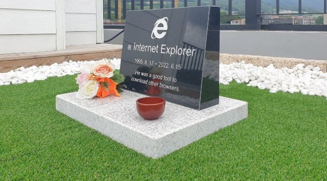 Internet Explorer için mezar yaptırdı: 'Diğer tarayıcıları indirmek için iyi bir araçtı'